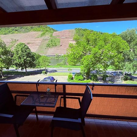 Weinhaus Hirschen Bruttig Hotell Eksteriør bilde