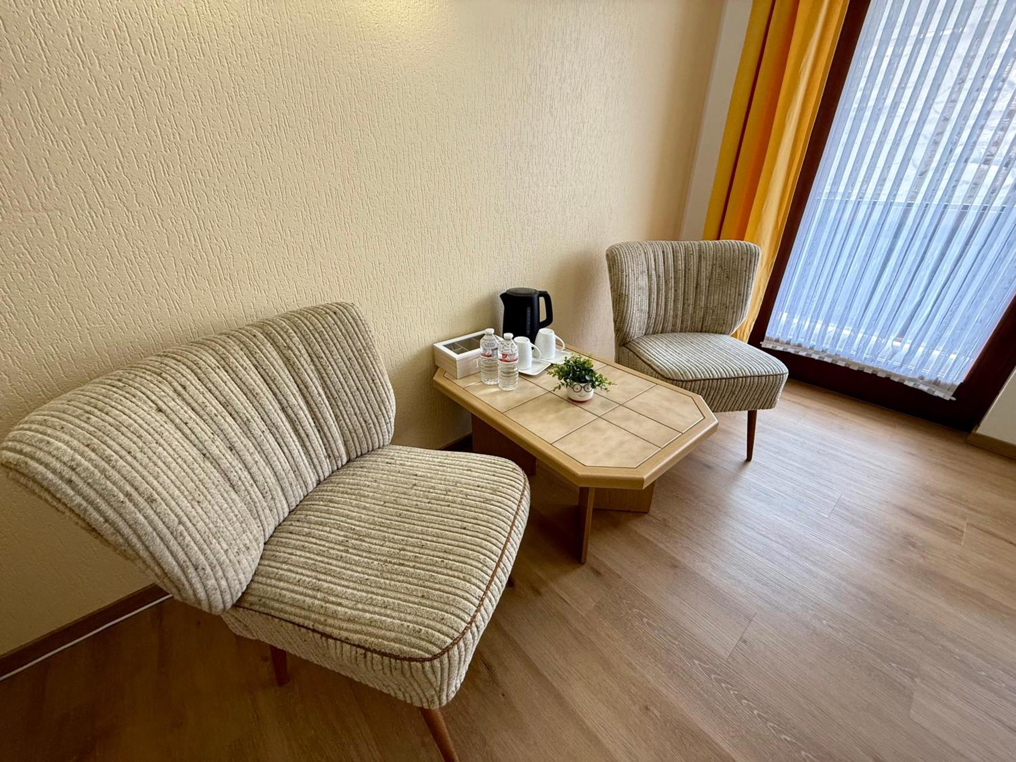 Weinhaus Hirschen Bruttig Hotell Eksteriør bilde